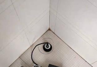 石拐卫生间漏水维修之 loft 夹层储藏室毗邻暗管渗水哪家好，推荐诚匠小爱修缮